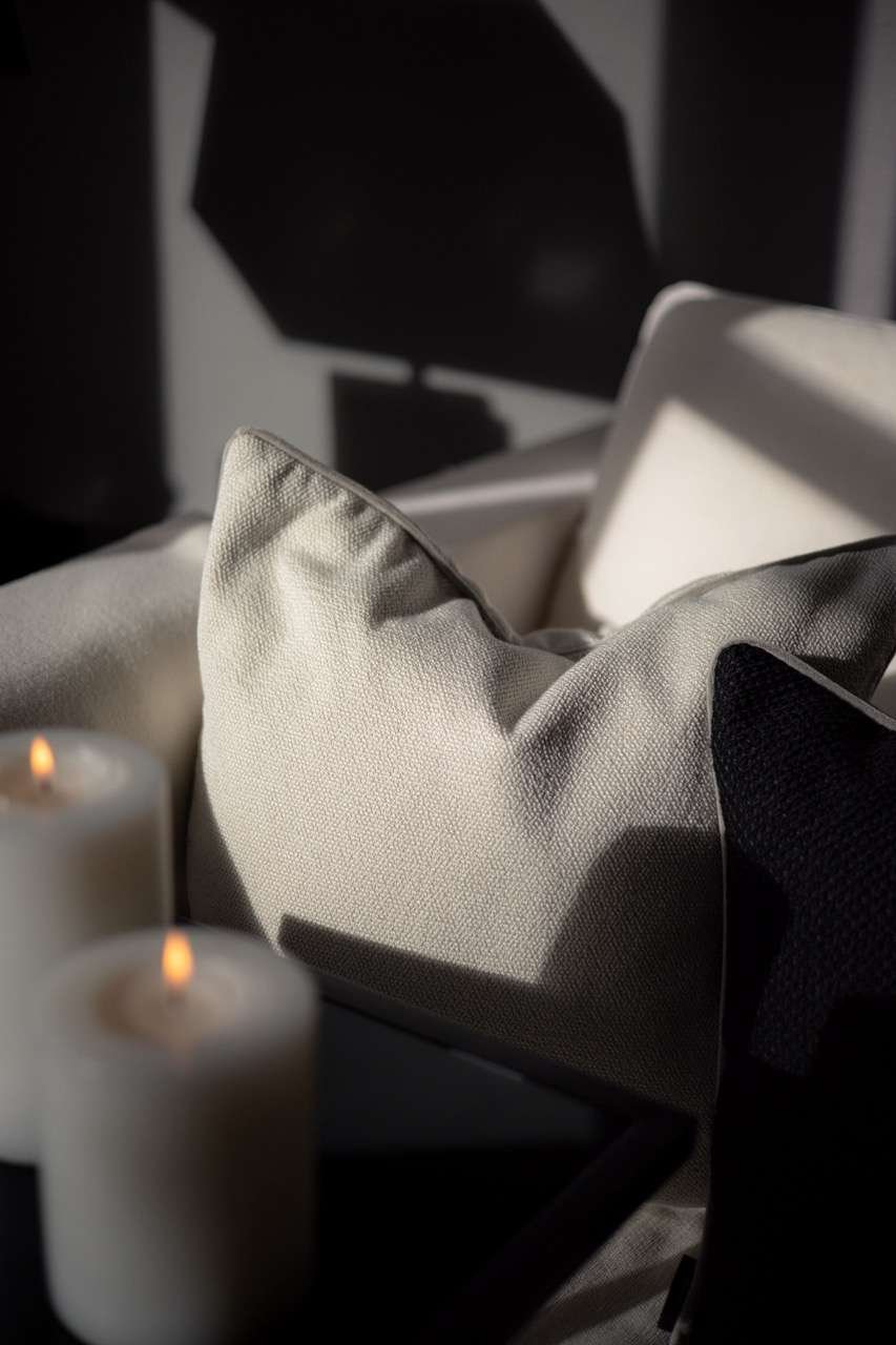 Close Up einer Couch mit Dekokissen - Gehmacher Salzburg, Kunde von Martin&Klein